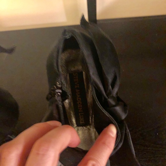 Black Satin platform heels. Size 6. - Picture 3 of 5